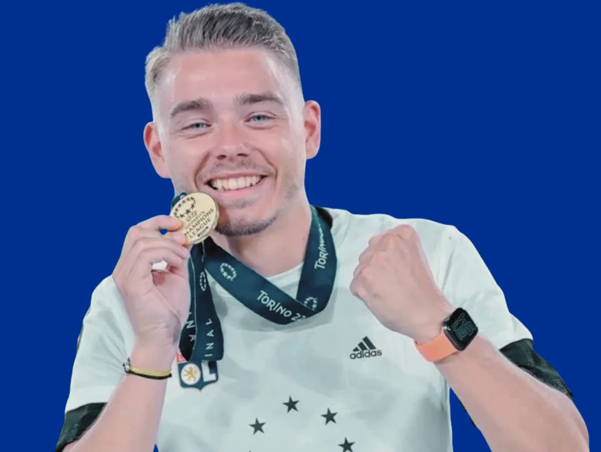 Mathieu Eparvier, Powergoal video analyst, holding his Women’s Champions League medal
